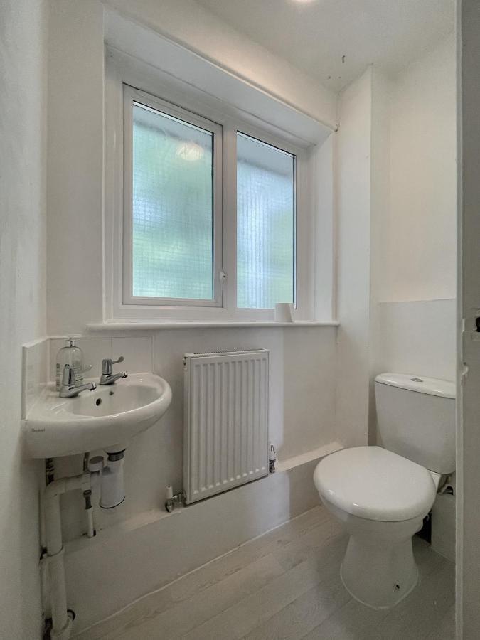 Apartamento Bright, Warm & Cozy House In Harpurhey Mánchester Exterior foto