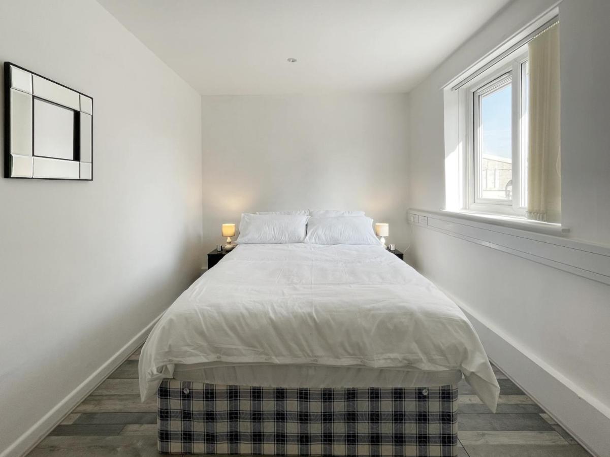 Apartamento Bright, Warm & Cozy House In Harpurhey Mánchester Exterior foto
