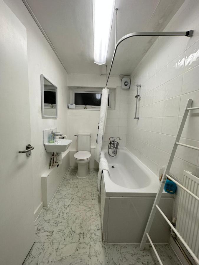 Apartamento Bright, Warm & Cozy House In Harpurhey Mánchester Exterior foto